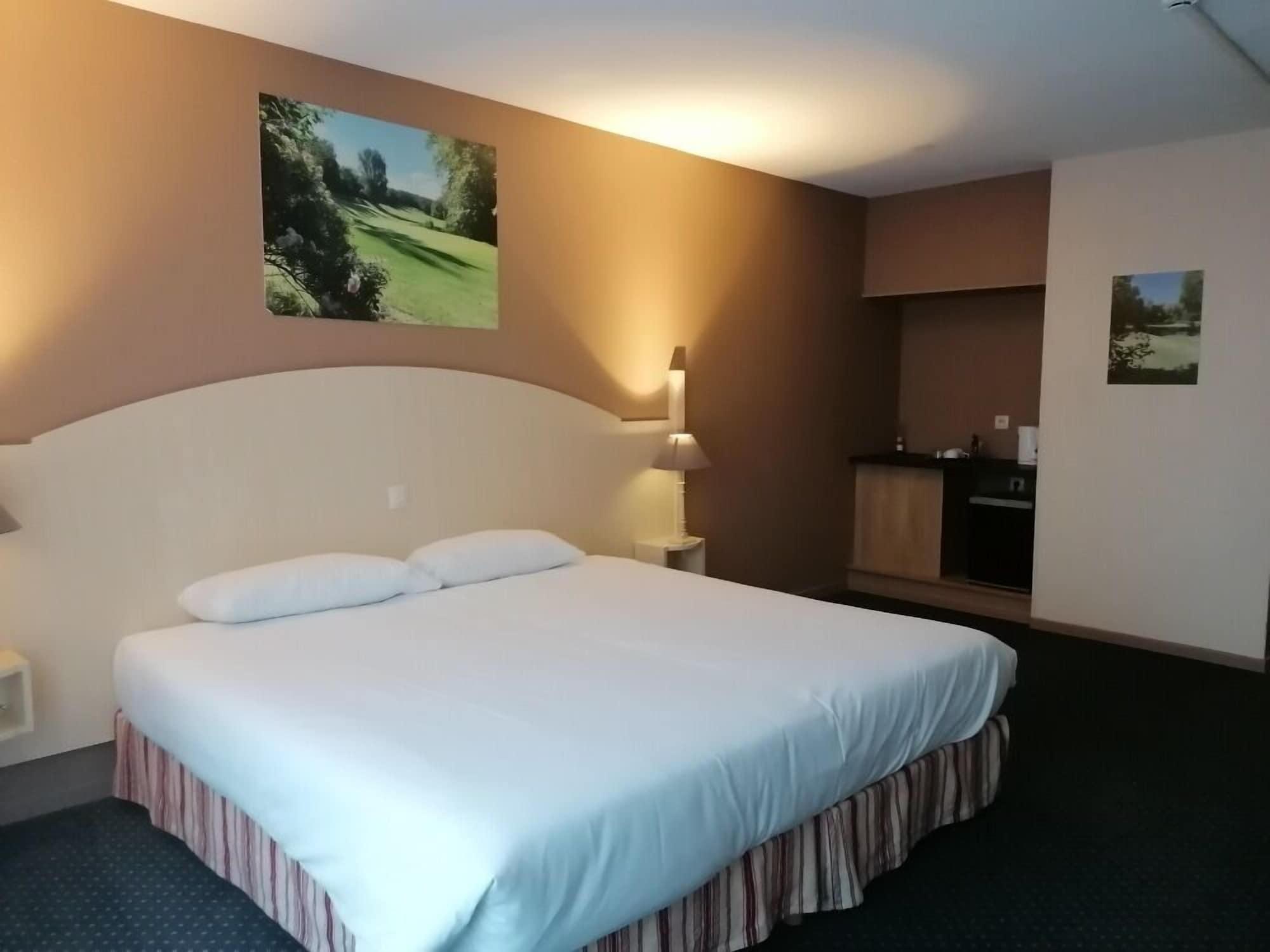 Best Western Golf D'Albon Esterno foto