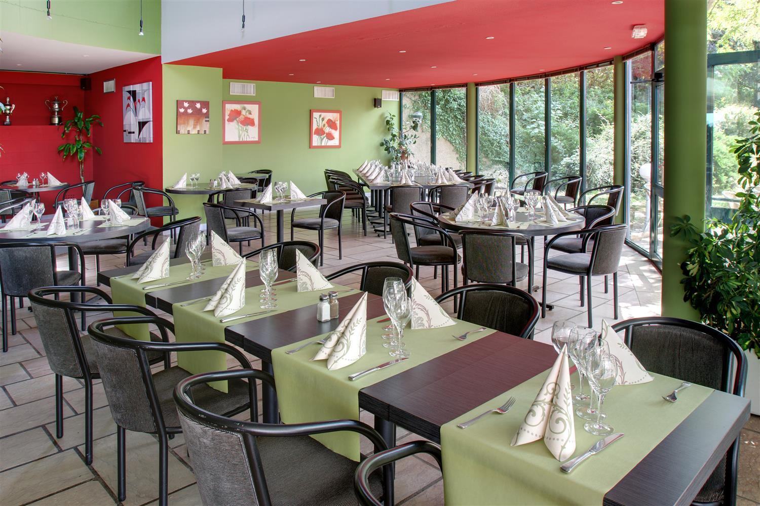 Best Western Golf D'Albon Esterno foto