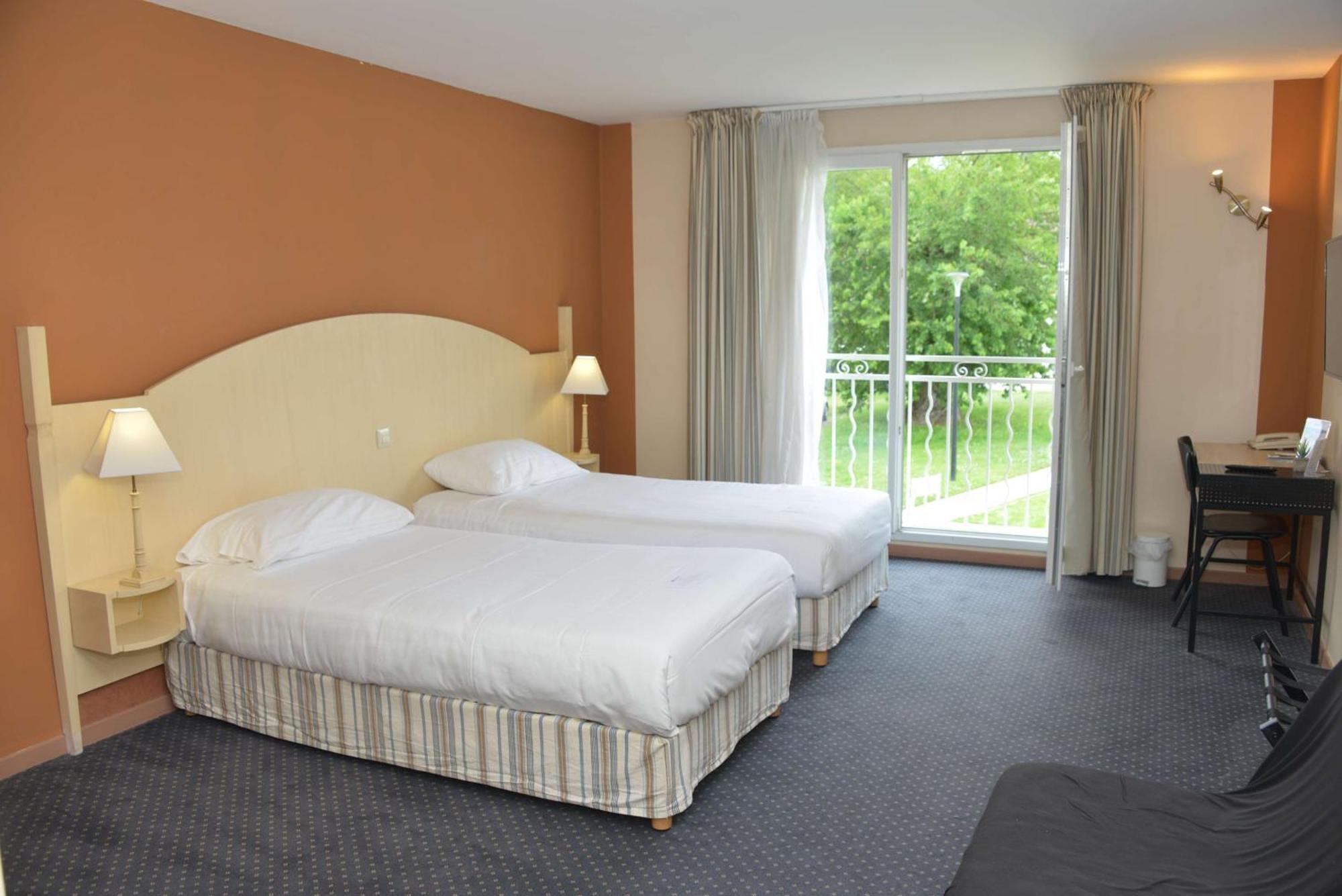 Best Western Golf D'Albon Esterno foto