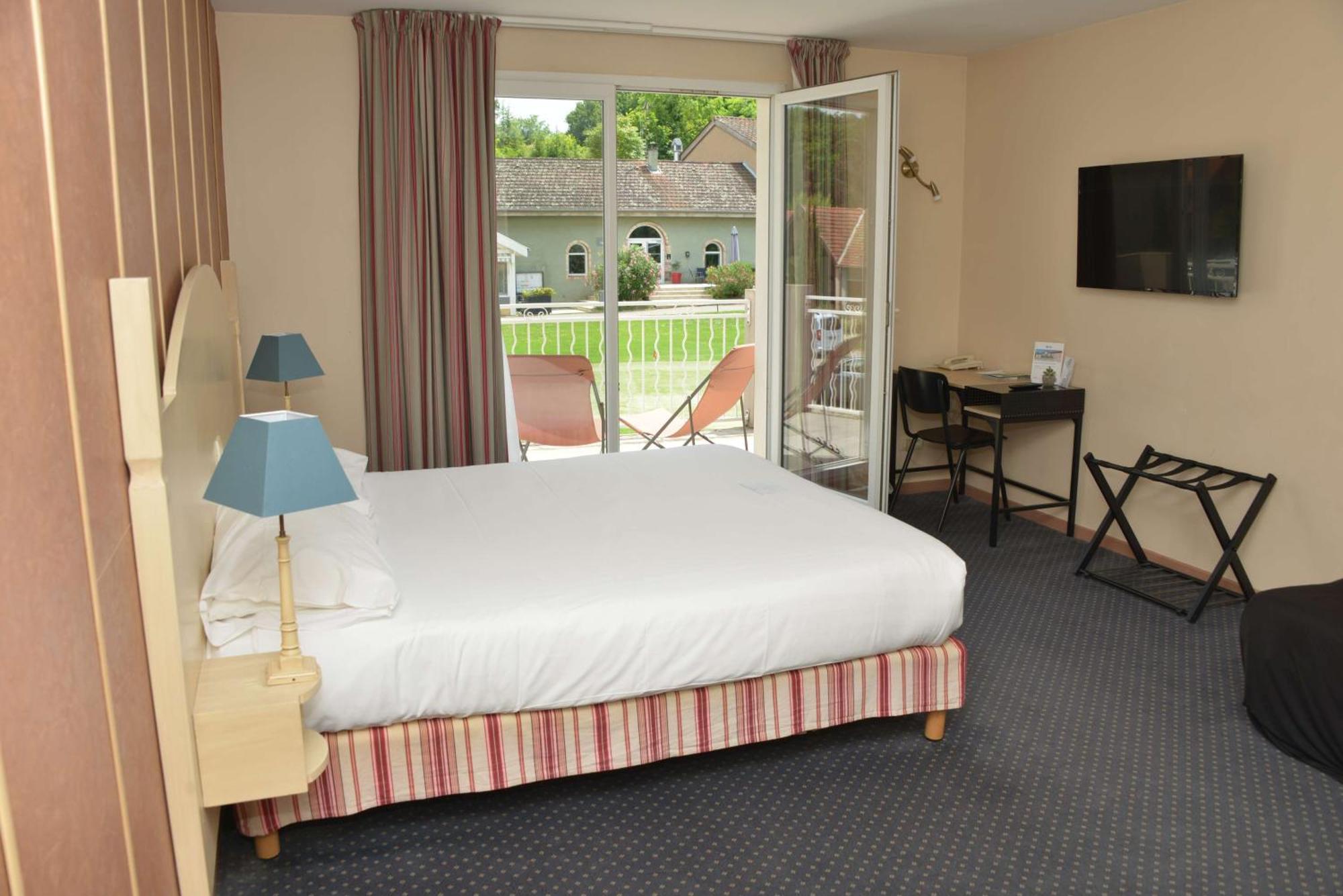 Best Western Golf D'Albon Esterno foto
