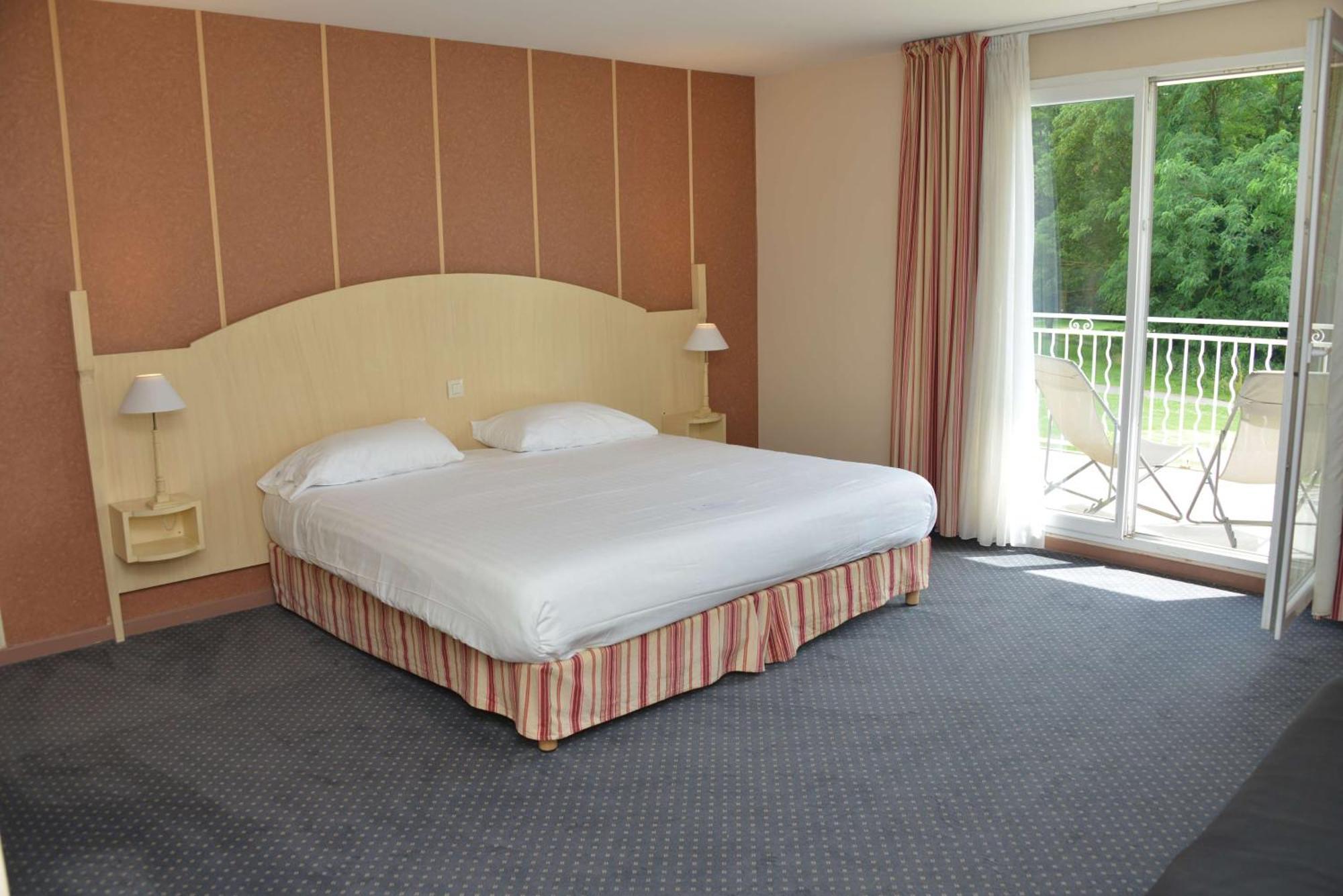 Best Western Golf D'Albon Esterno foto