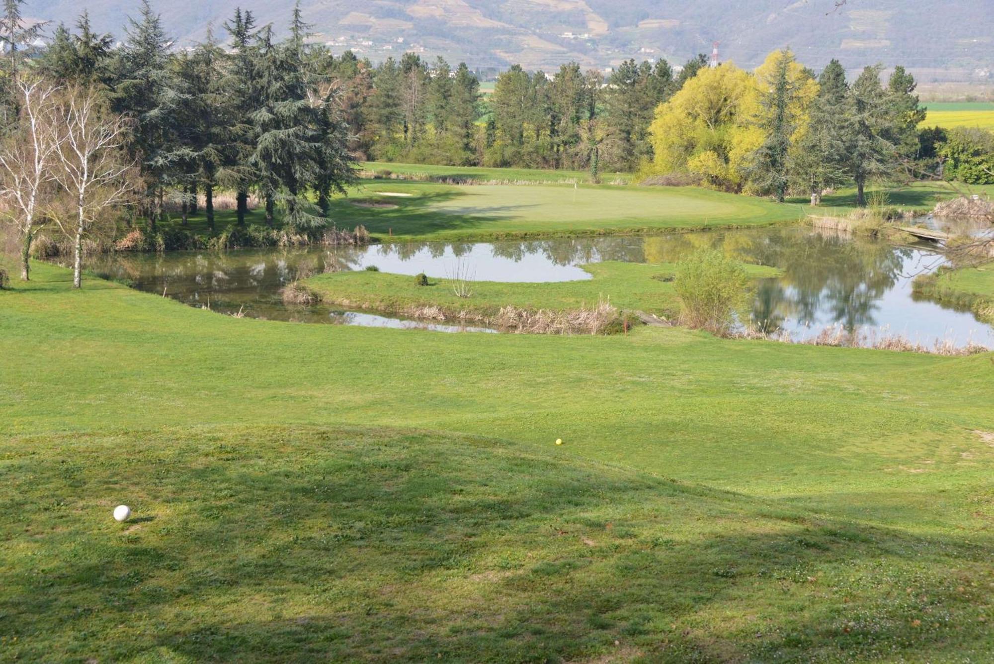 Best Western Golf D'Albon Esterno foto